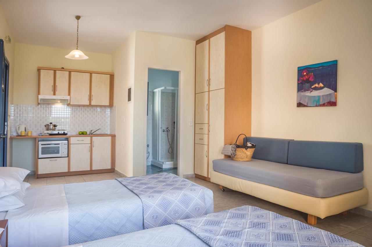 Afrato Village Sea View Apartments ตราเปซากิ ภายนอก รูปภาพ