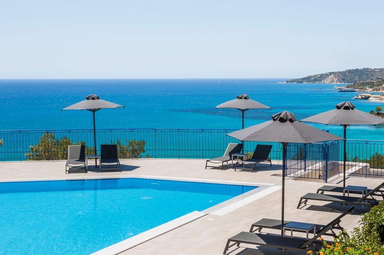 Afrato Village Sea View Apartments ตราเปซากิ ภายนอก รูปภาพ