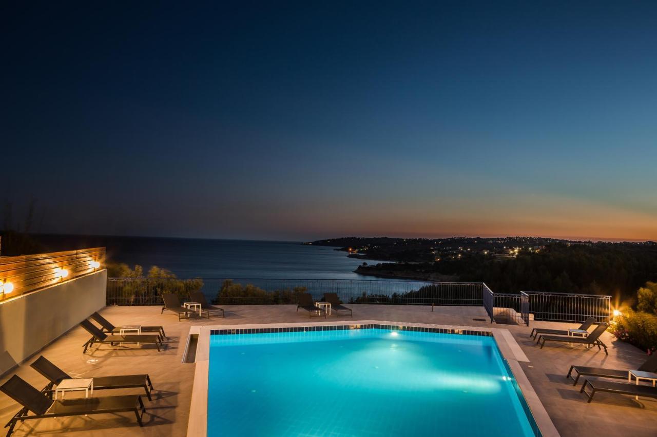Afrato Village Sea View Apartments ตราเปซากิ ภายนอก รูปภาพ