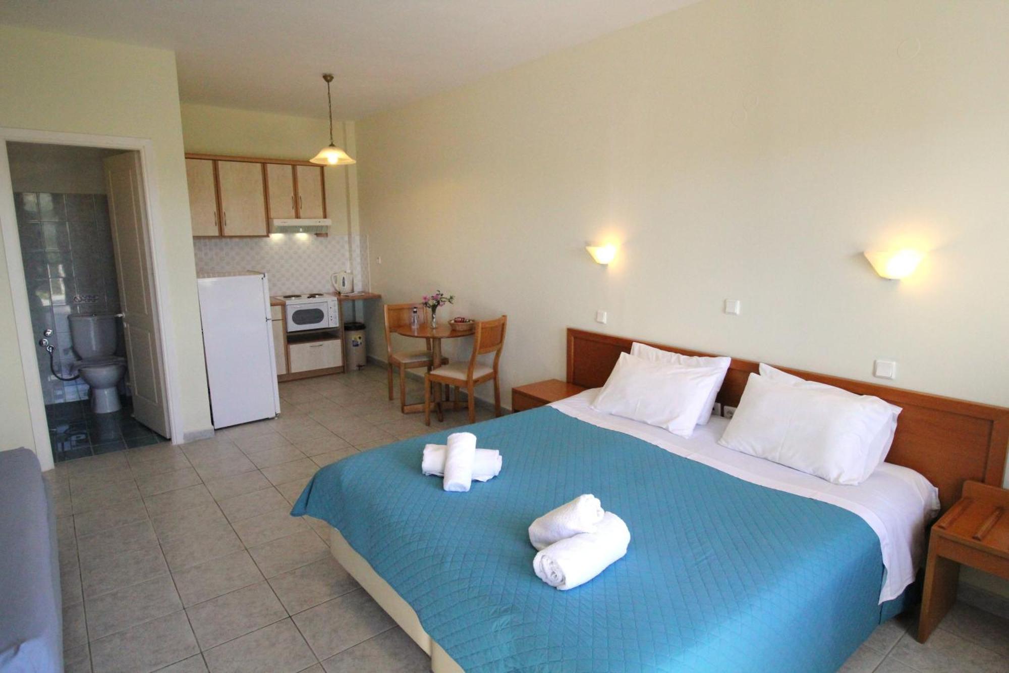 Afrato Village Sea View Apartments ตราเปซากิ ภายนอก รูปภาพ