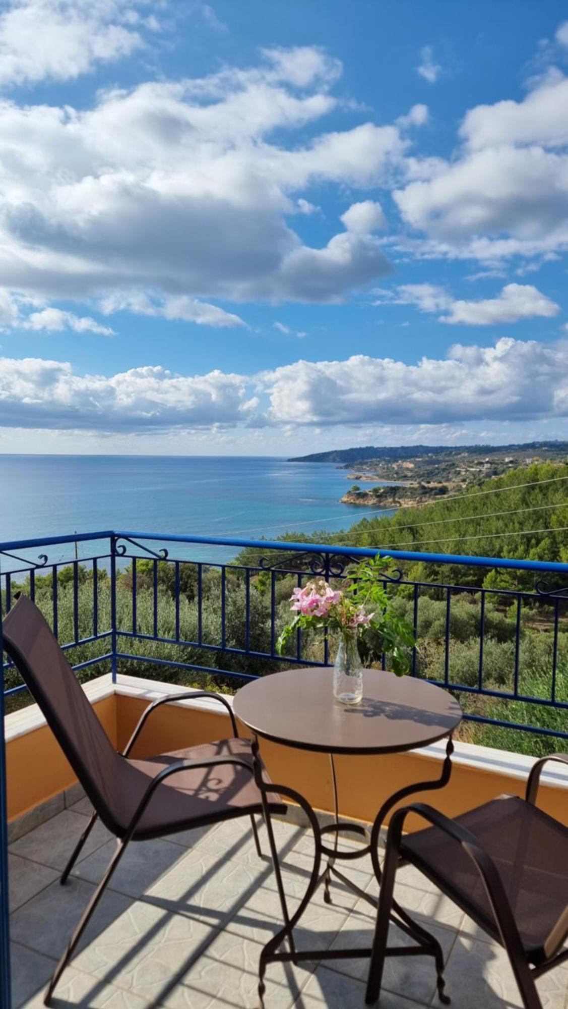 Afrato Village Sea View Apartments ตราเปซากิ ภายนอก รูปภาพ