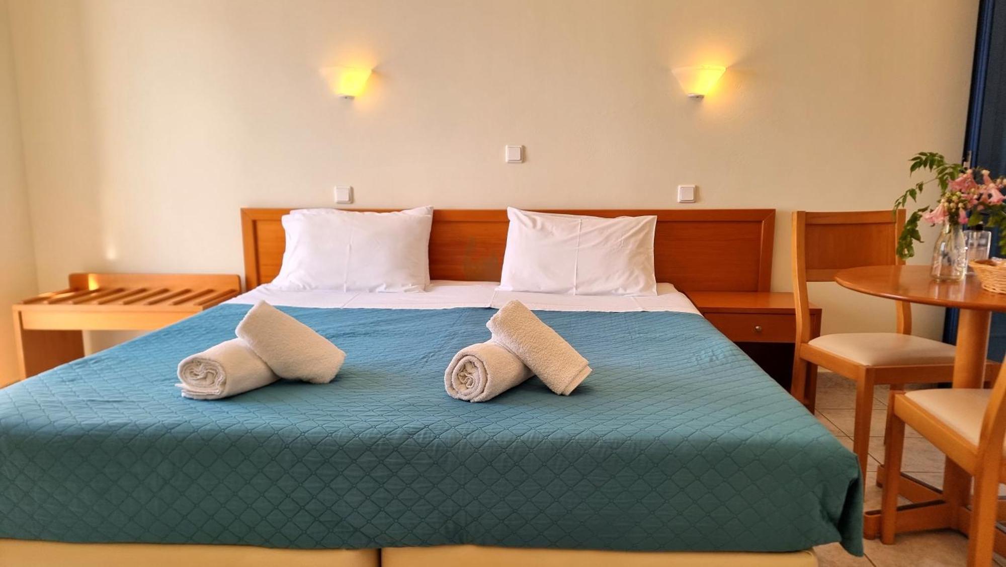 Afrato Village Sea View Apartments ตราเปซากิ ภายนอก รูปภาพ