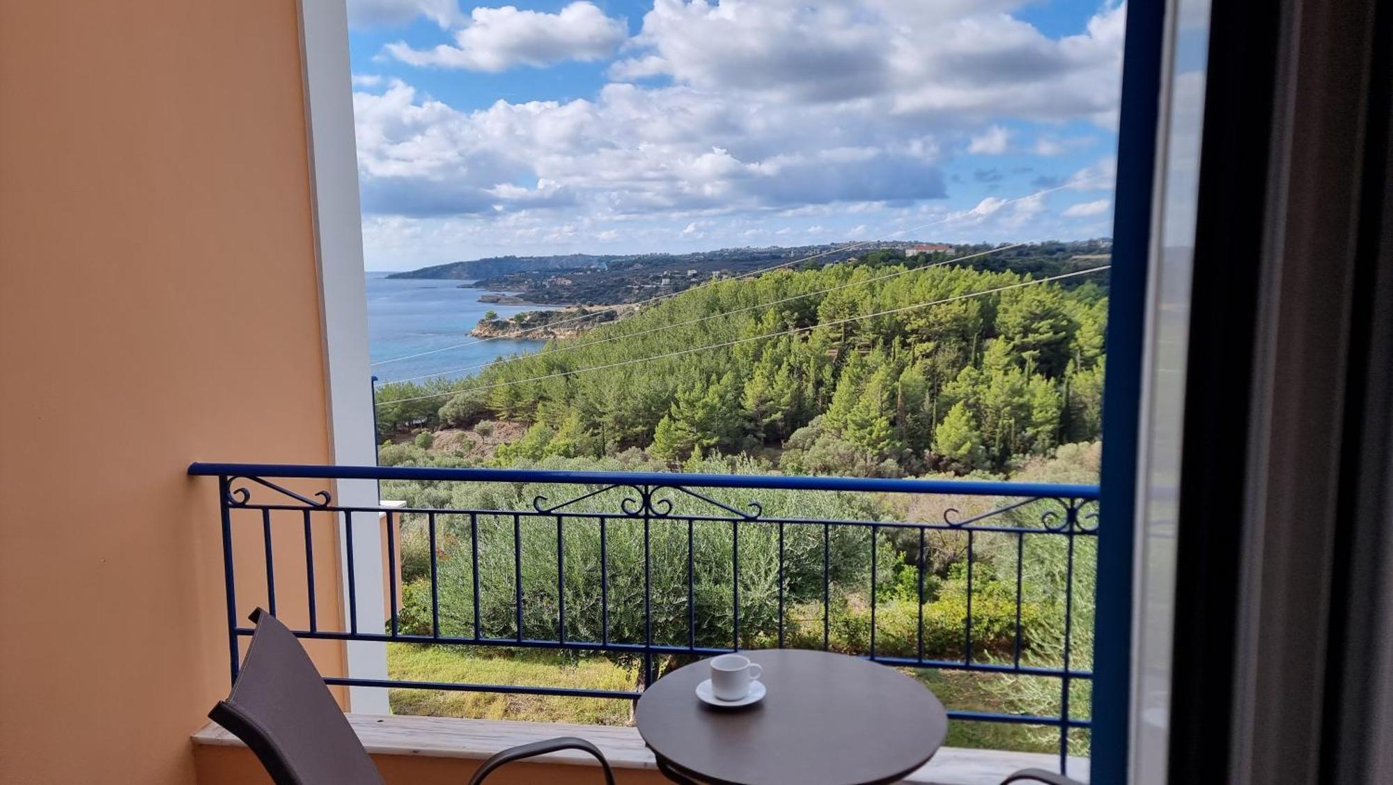 Afrato Village Sea View Apartments ตราเปซากิ ภายนอก รูปภาพ